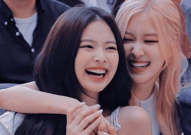 Jennie y Rose (Blackpink). Foto: YG Entertainment