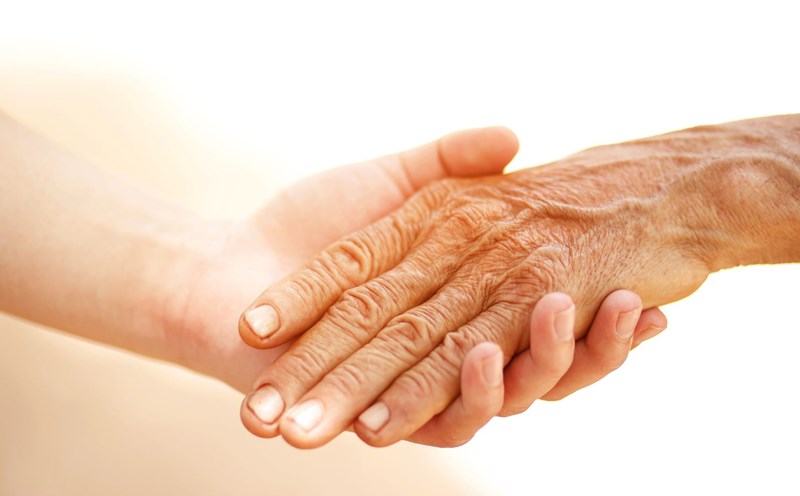 Many elderly patients with lower urinary tract disorders affect their health and daily activities. Photo: Binh Dan Hospital, Ho Chi Minh City