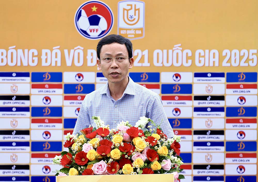 Ong Nguyen Minh Chau phat bieu tai le khai mac. Anh: Quoc An
