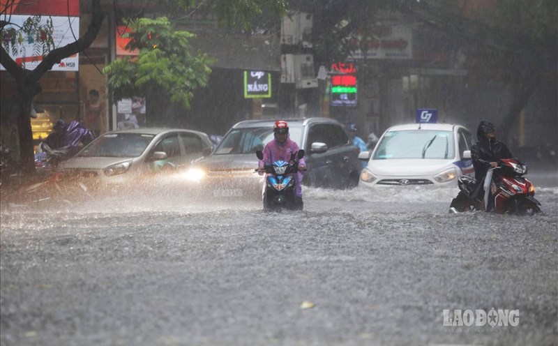 ハノイは7月19日夕方以降も雨が降り続くと予測、浸水の危険性を警告。写真:トー・テー