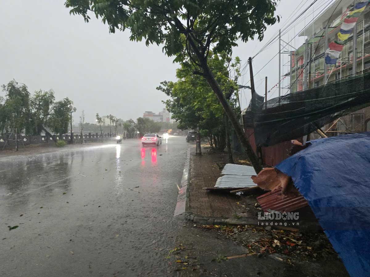 ニンビン省で大雨、一部地域で停電。写真:Dieu Anh