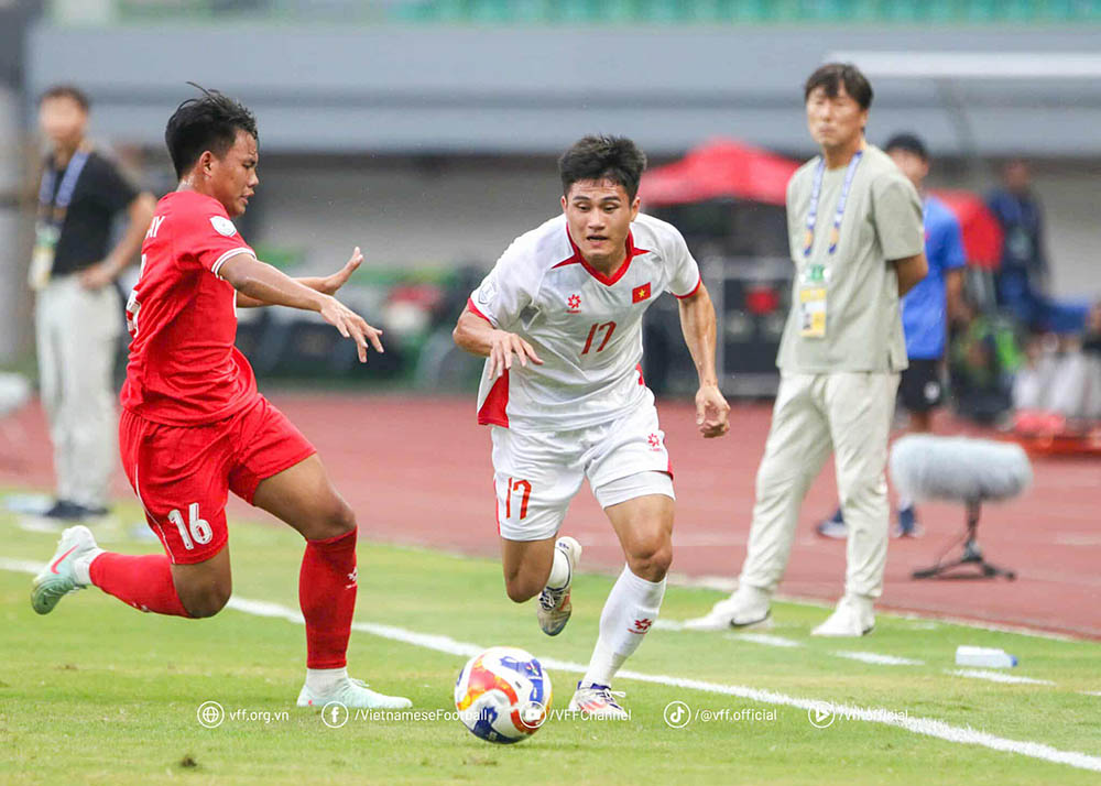 U23 Viet Nam gap kho khan nhung van tao ra the tran tot truoc U23 Lao. Anh: VFF