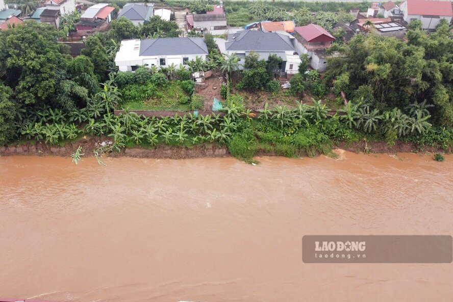 Nhieu vi tri kha sat khu dan cu. Anh: To Cong.