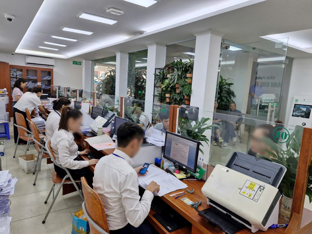 퇴직 공무원 수당 지급을 위한 인원 감축 자금 확보. 사진: Hanoi.gov.vn