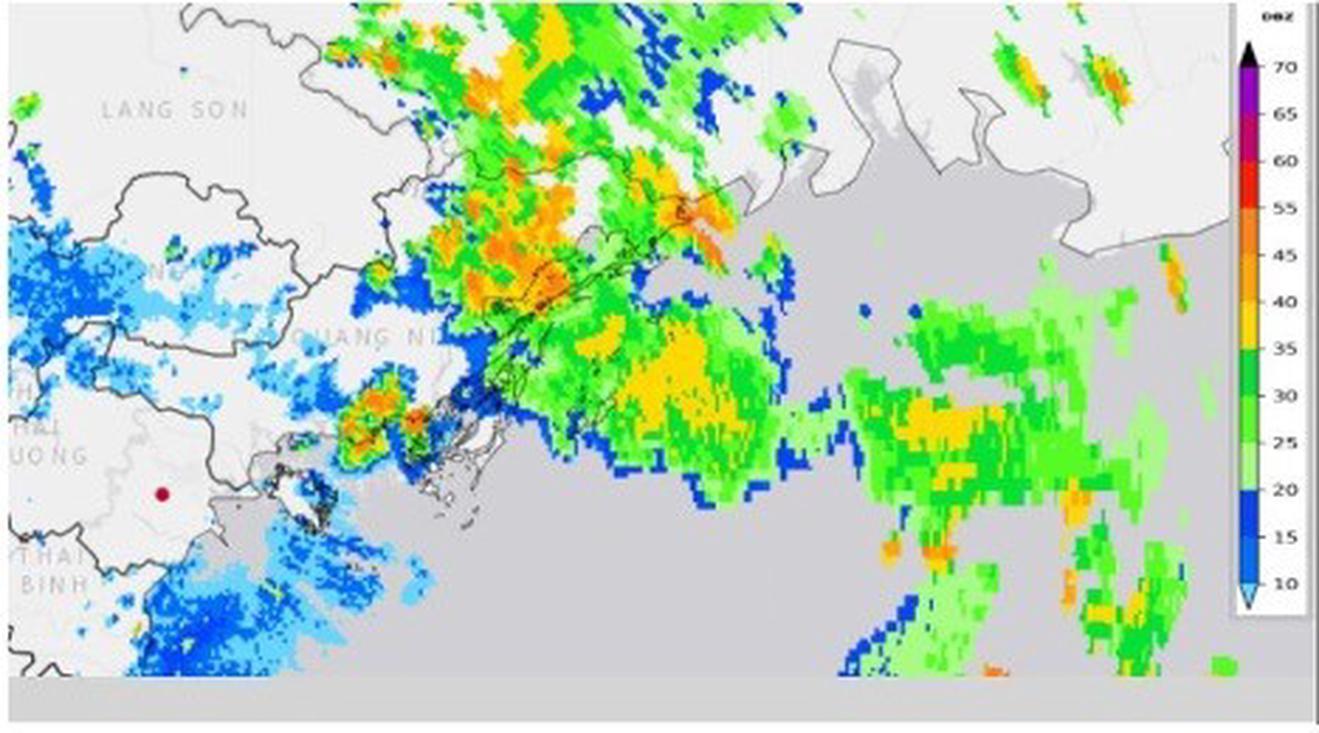Hinh anh phan hoi Radar thoi tiet Phu Lien vao 13h30 ngay 19.7 (trich dan tu ban tin canh bao dong, loc, set, mua da va mua lon cuc bo tinh Quang Ninh phat luc 13h30 ngay 19.7). Nguon: Trung tam Du bao Khi tuong Thuy van Quoc gia