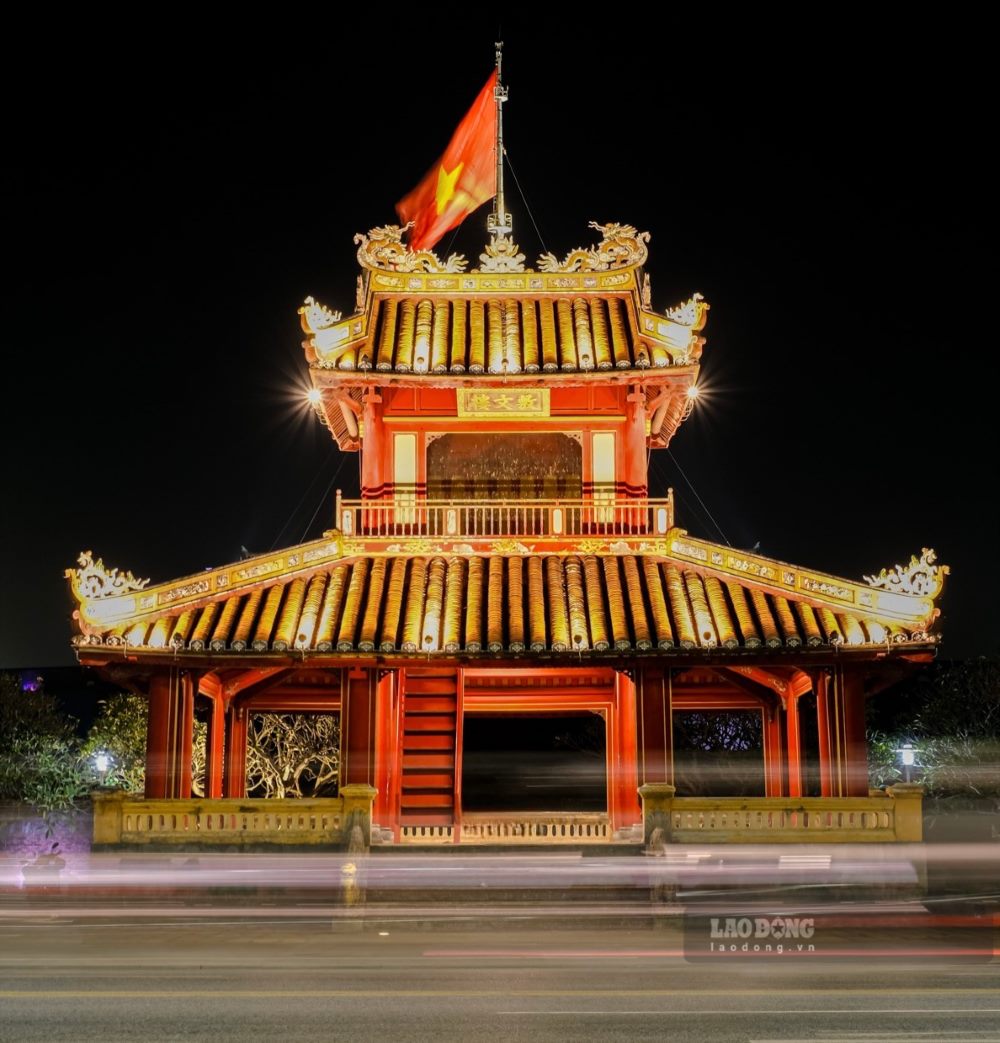 Phu Van Lau tuy da duoc tu bo nhieu lan nhung van giu nguyen cot cach dac trung cua kien truc thoi Nguyen. Anh: Nguyen Luan 
