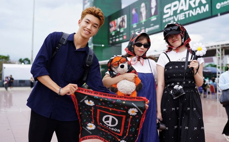 Fans in Hanoi watched the big music festival with G-Dragon performing at the end of June. Photo: Nhat Nguyen