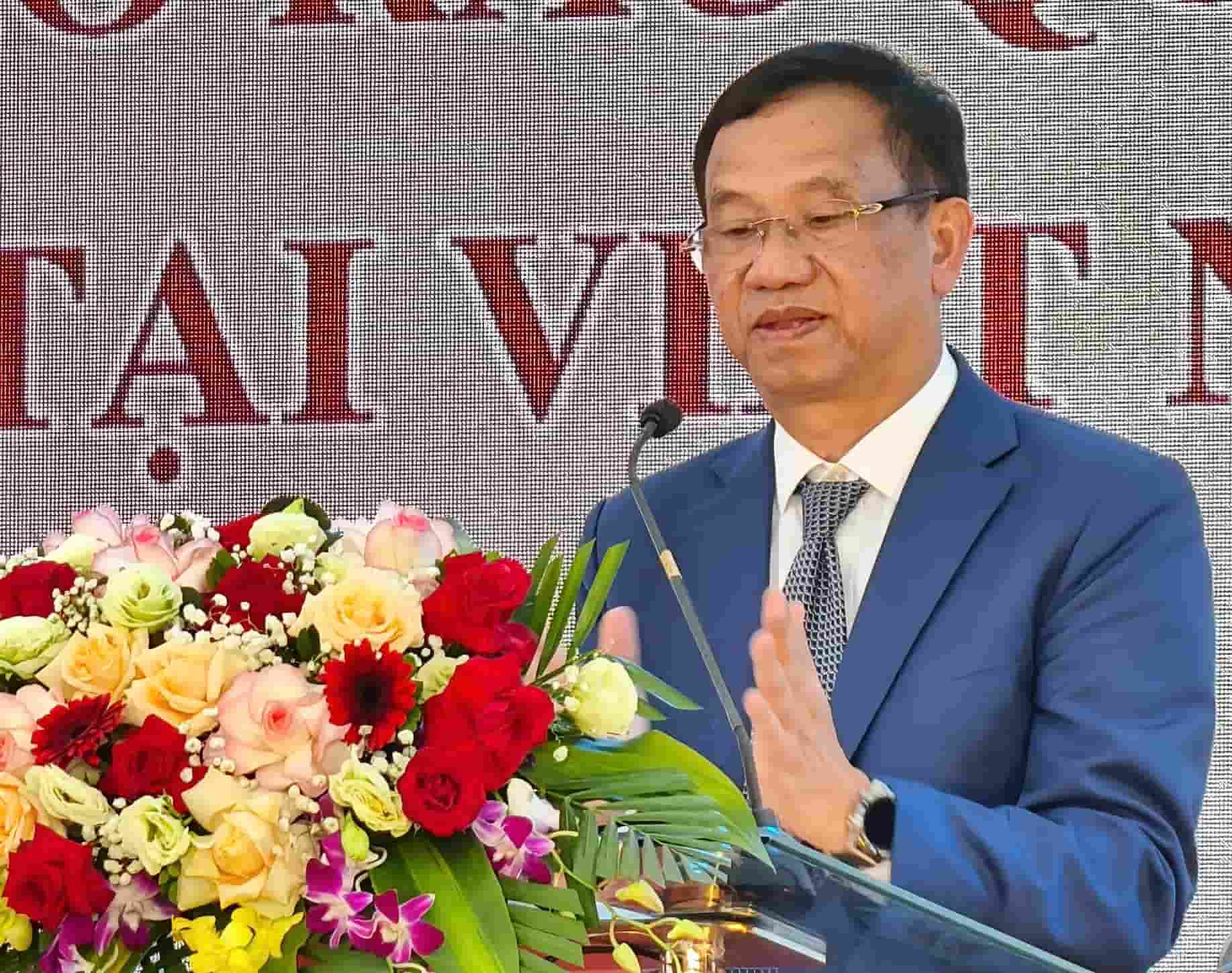Anh: Nguyen Truong