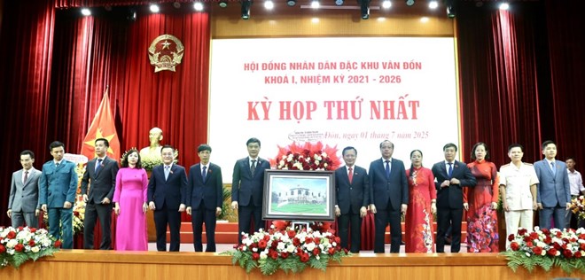 Phân công lãnh đạo UBND tỉnh Quảng Ninh trực tiếp chỉ đạo các xã, phường, đặc khu