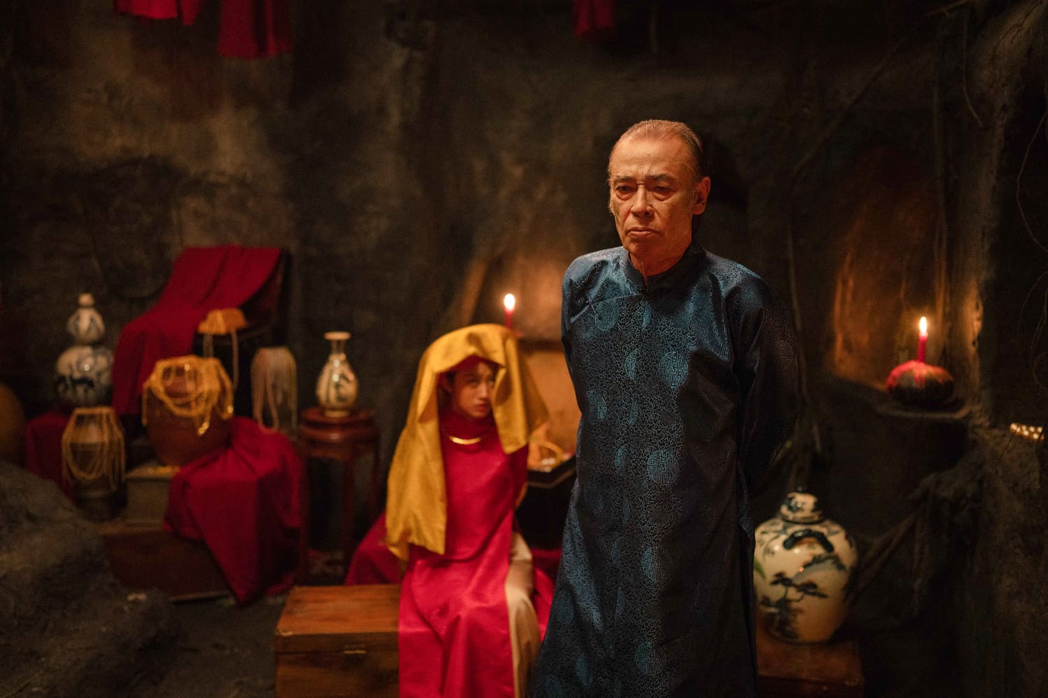 인민예술가 Dao Ba Son은 영화 속 악함 때문에 관객들을 오싹하게 만듭니다. batUt Lan: Oan Linh Giu Cua 2010. 사진: 캐릭터 제공