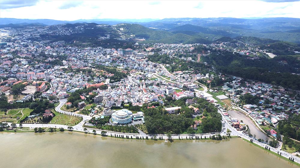 Da Lat seen from above. Photo: Huu Long