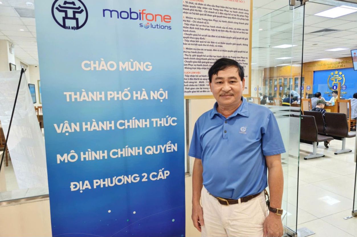 Ong Nguyen Vinh Luong (Pho Hang Phen, Ha Noi) cho biet cam thay hai long voi chat luong dich vu cong do MobiFone ho tro cung cap. Anh: MobiFone  