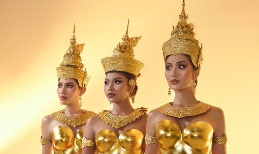 Ba nàng hậu Miss Cosmo trong hình tượng hoàng gia Khmer. Ảnh: MCO