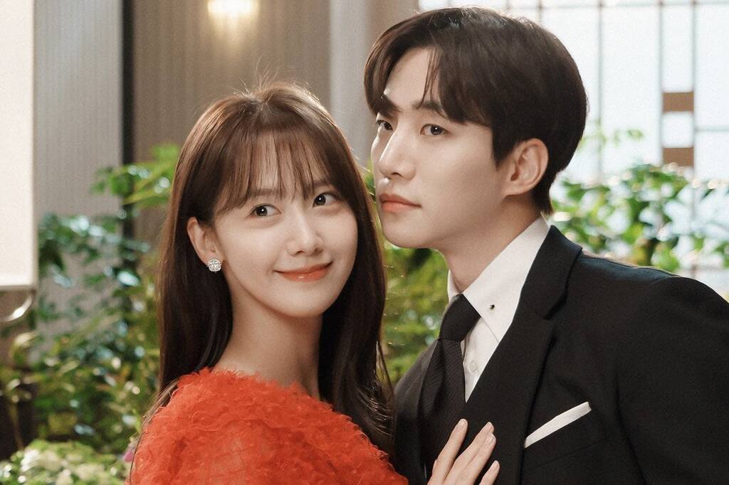 YoonA va Lee Jun Ho trong phim “King the Land“. Anh: Netflix