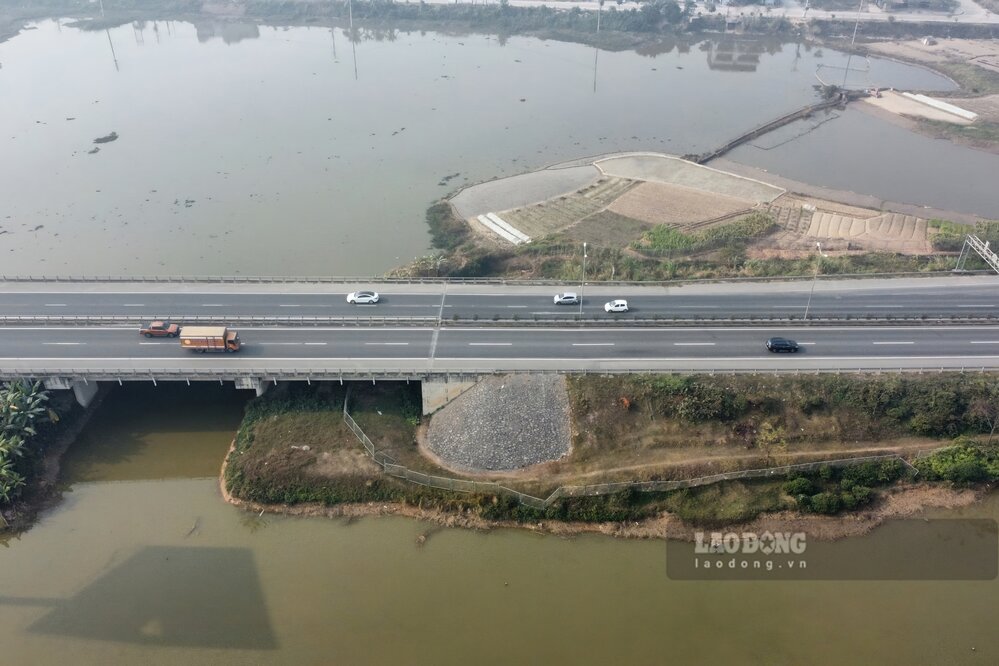 Toan bo doan qua dia phan tinh Phu Tho hien tai co 4 lan xe cho phep dat van toc thiet ke toi da 100 km/h. Anh: To Cong.
