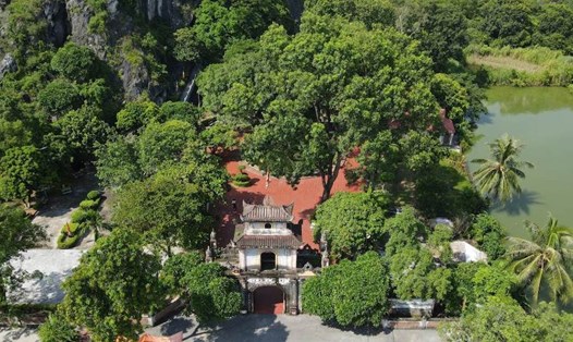 Động Kính Chủ nằm ở dãy núi đá vôi Dương Nham (Hải Phòng), thuộc quần thể di tích An Phụ - Kính Chủ - Nhẫm Dương được công nhận là di tích quốc gia đặc biệt năm 2016. Ảnh: Mai Dung