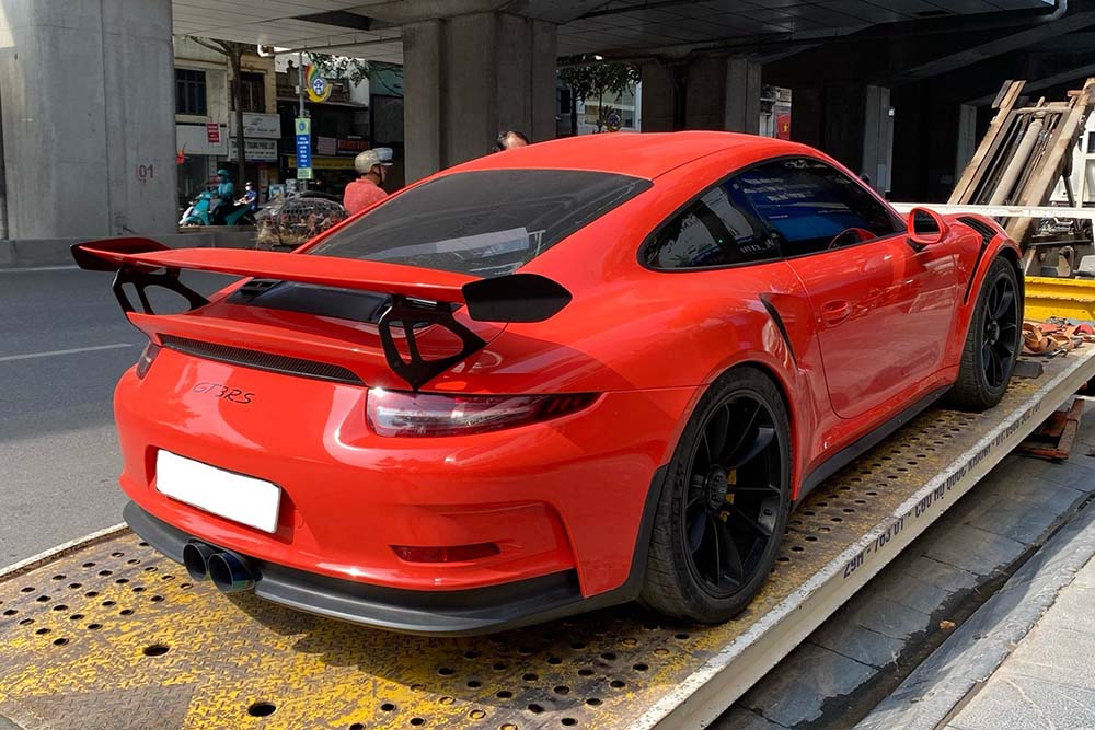 Close -up del unico Porsche 911 GT3 RS en Hanoi. Foto: Nguyen Van Viet Khoa