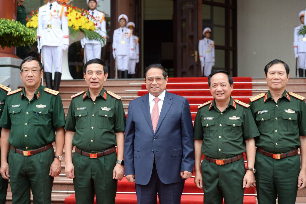 Cac tuong linh Quan doi don Thu tuong Chinh phu Pham Minh Chinh toi du hoi nghi. Anh: Vien Minh