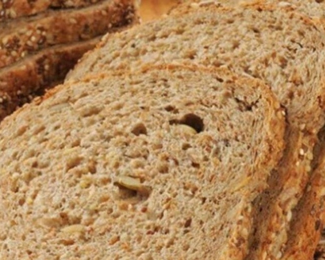 Whole wheat bread is one of the options that are considered suitable for breakfast for people with cirrhosis. Photo: Kieu Vu