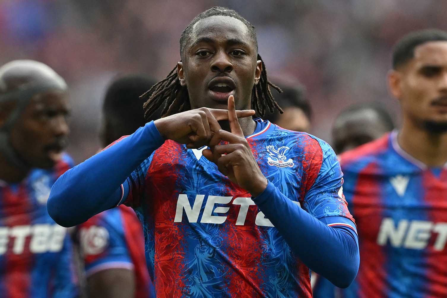 에베레치 에제는 이번 여름 프리미어 리그 이적 시장에서 주목받는 스타입니다. 사진: AFP