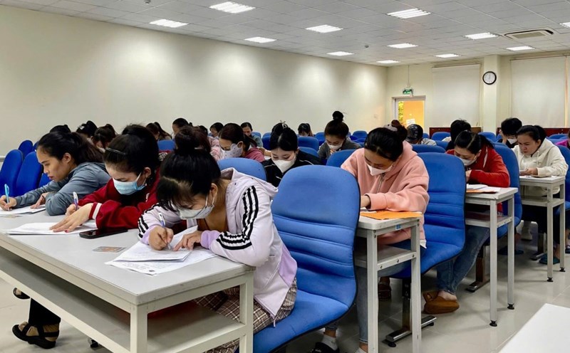 Workers participating in a recruitment round at ETOP VN Company Limited. Photo: ETOPVN
