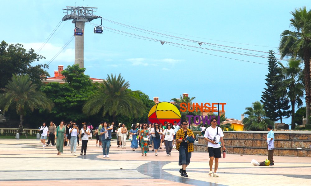 Phu Quoc Special Zone is expected to welcome nearly 790,000 visitors in July 2025. Photo: Xuan Nhi