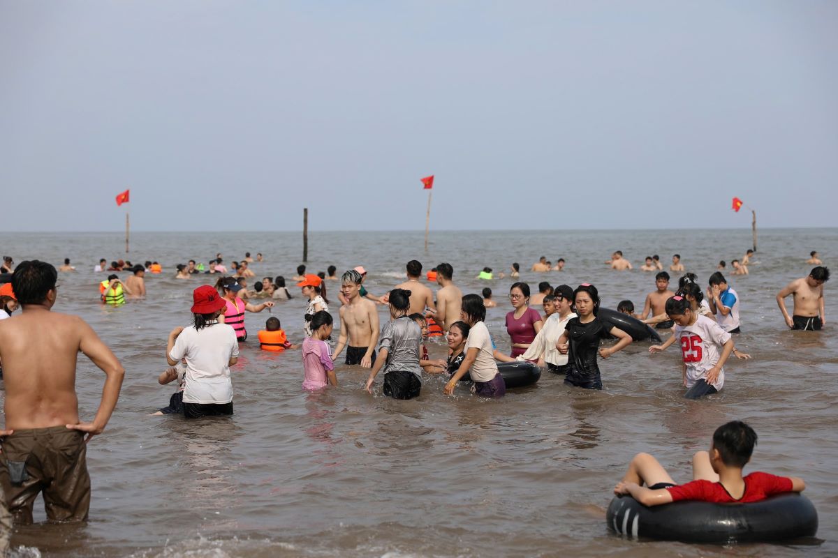 Hung Yen urgently responded to the storm, banning the sea from 6:00 p.m. on July 20, completing the evacuation of people before 5:00 p.m. on July 21. Photo: Nam Hong