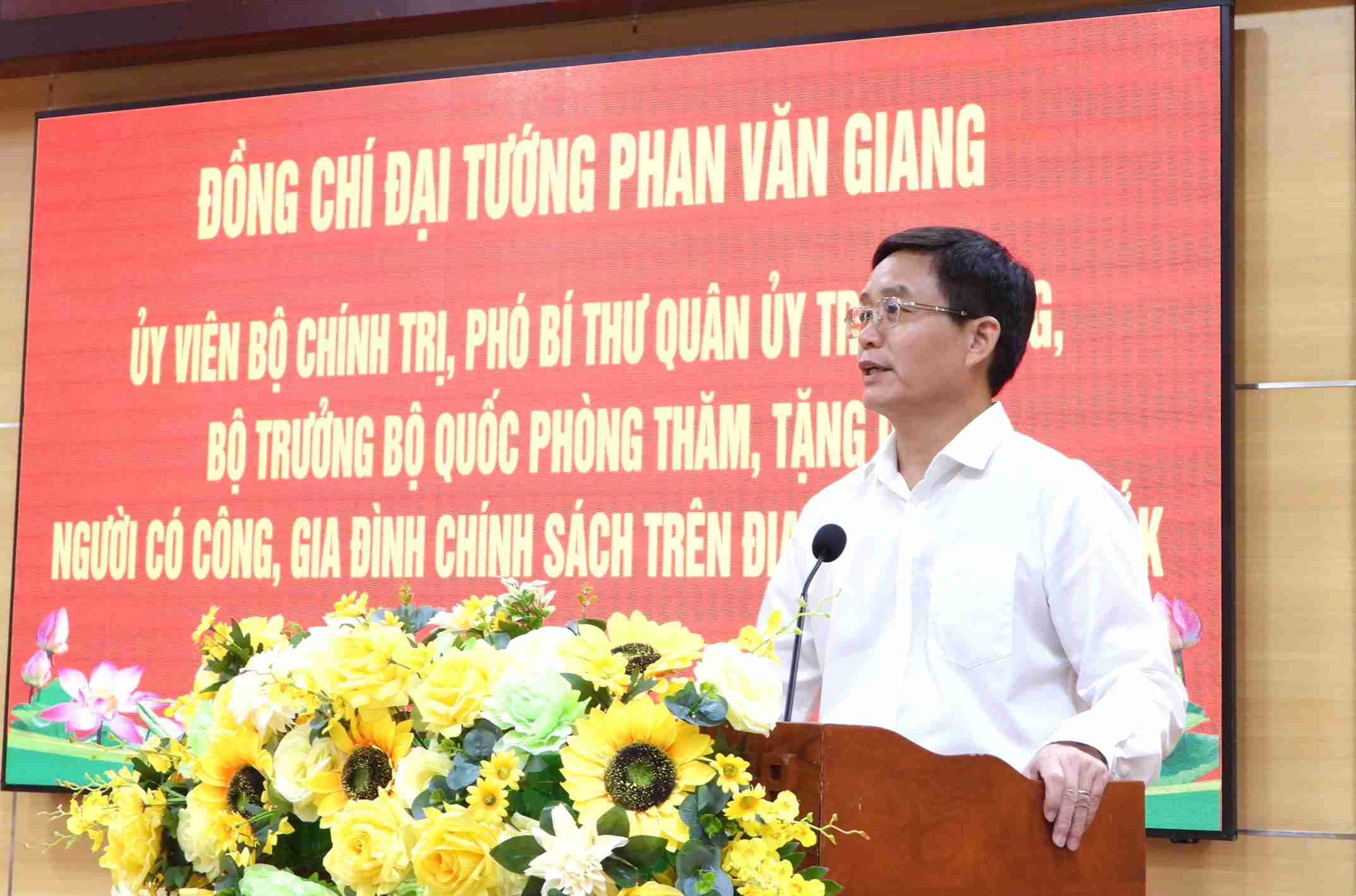 Uy vien Trung uong Dang, Bi thu Tinh uy Dak Lak Nguyen Dinh Trung phat bieu. Anh: Bao Trung
