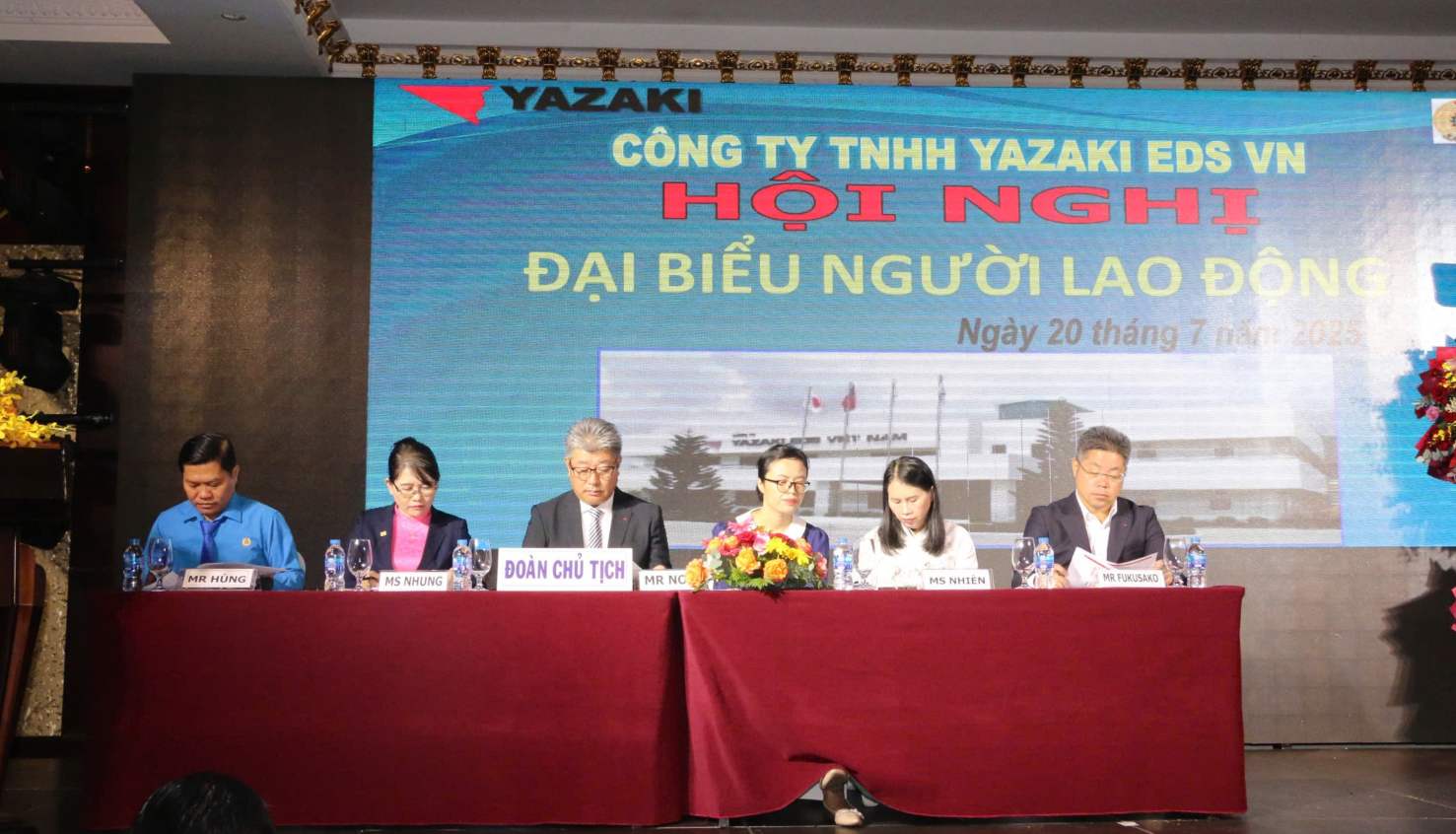 Doanh nghiep da lang nghe va giai dap nhieu kien nghi cua nguoi lao dong. Anh: Duong Binh