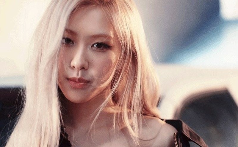 Blackpink's Rose is increasingly asserting her position in the music and fashion industry. Photo: MV On The Ground