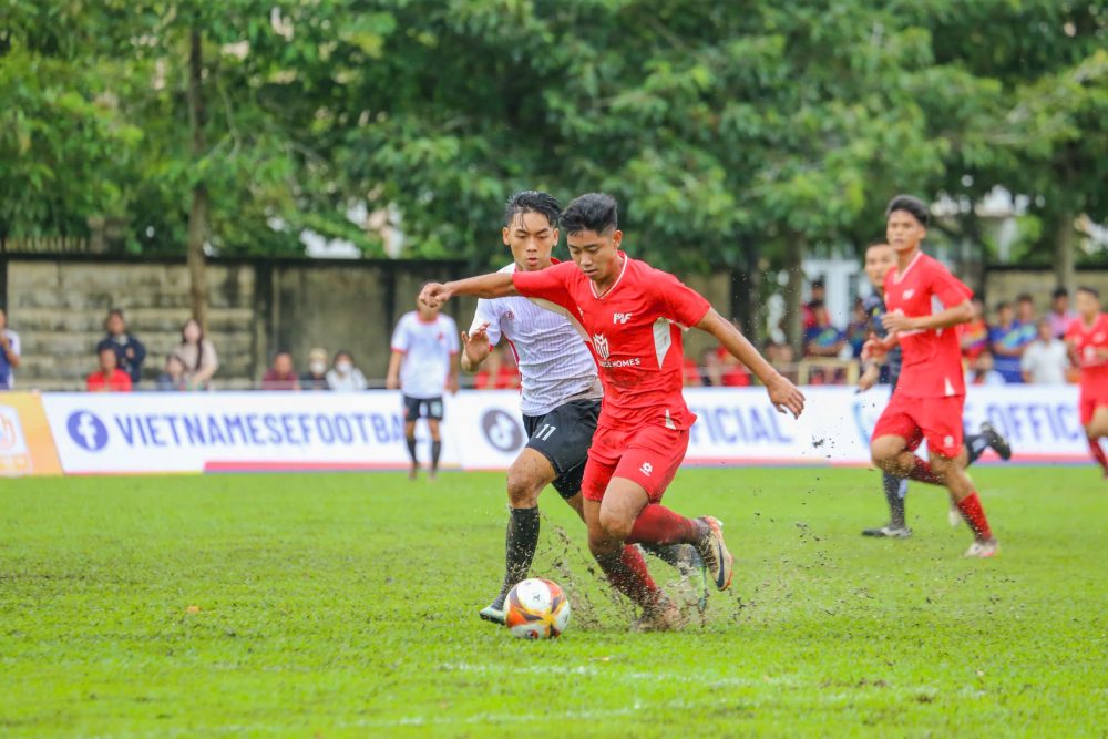 PVF (red shirt) beat Tay Ninh 6-0 in Group B of the 2025 National U21 tournament. Photo: VFF