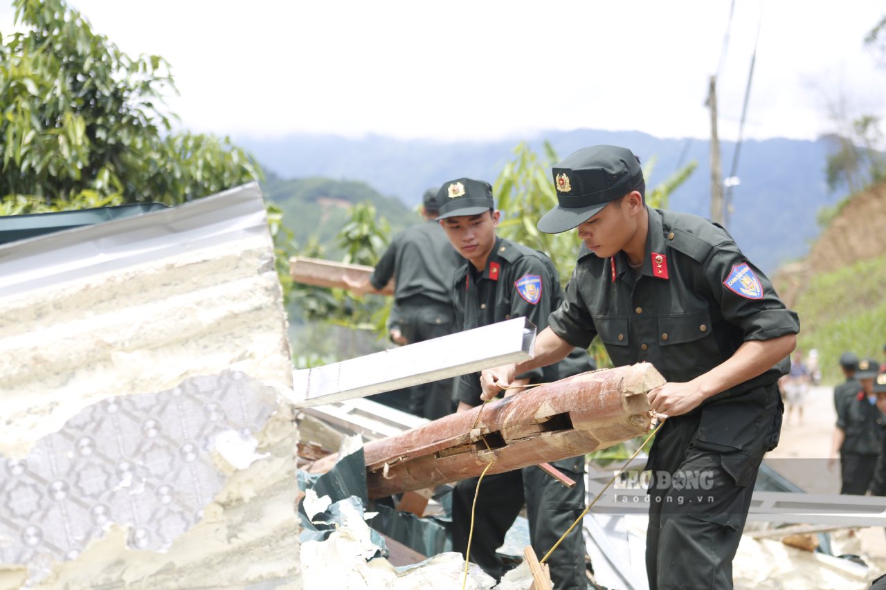 Lực lượng chức năng được huy động để sẵn sàng
