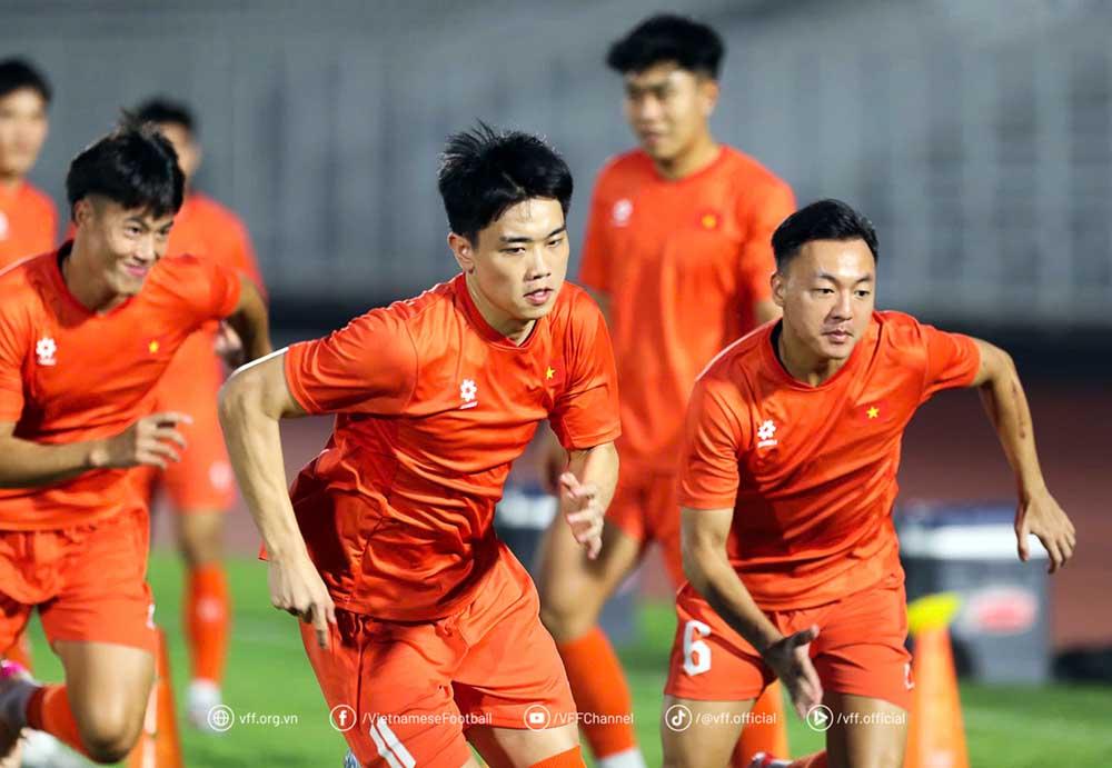 Striker Dinh Bac left open the possibility of playing against U23 Cambodia. Photo: VFF