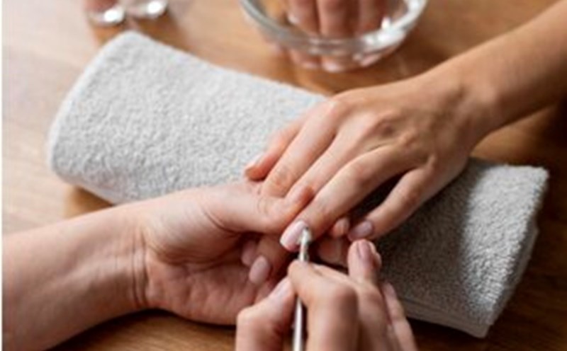 Doing nails regularly can have many health effects. Photo: Thuy Duong