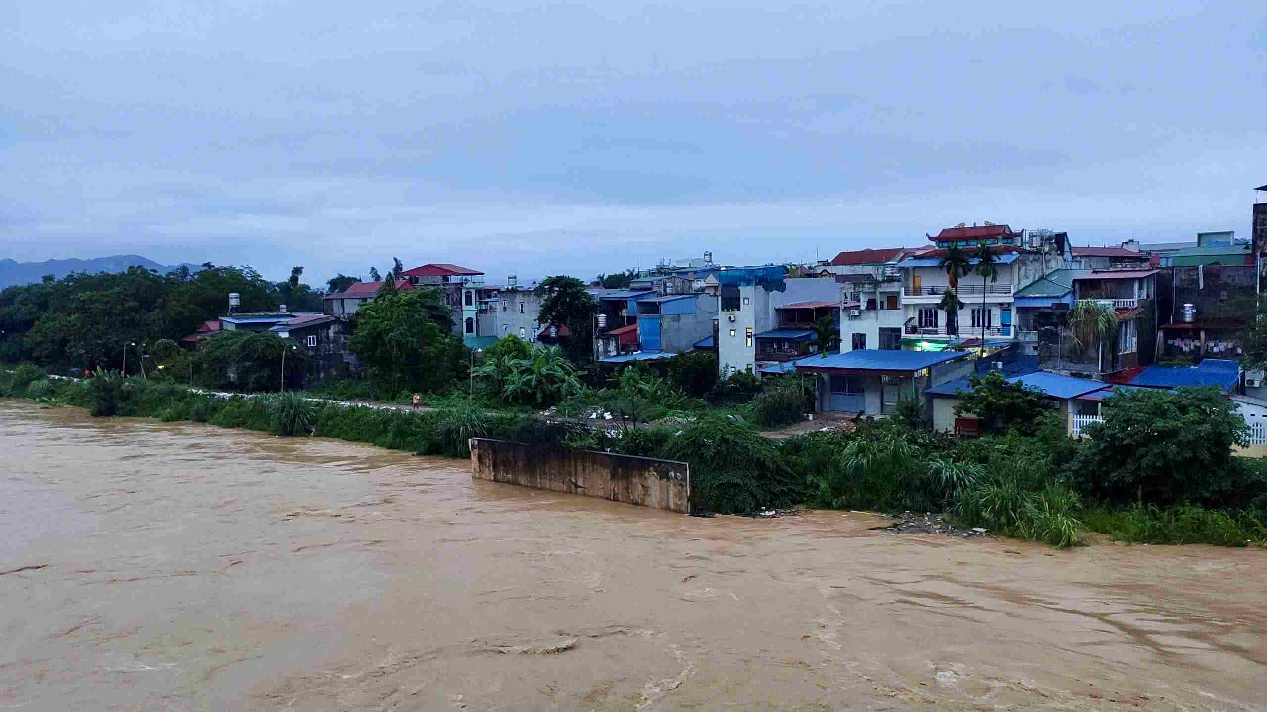 Du an de chong lu song Cau nghin ti dong trien khai dang do, nam chong cho. Anh: Dang Vu