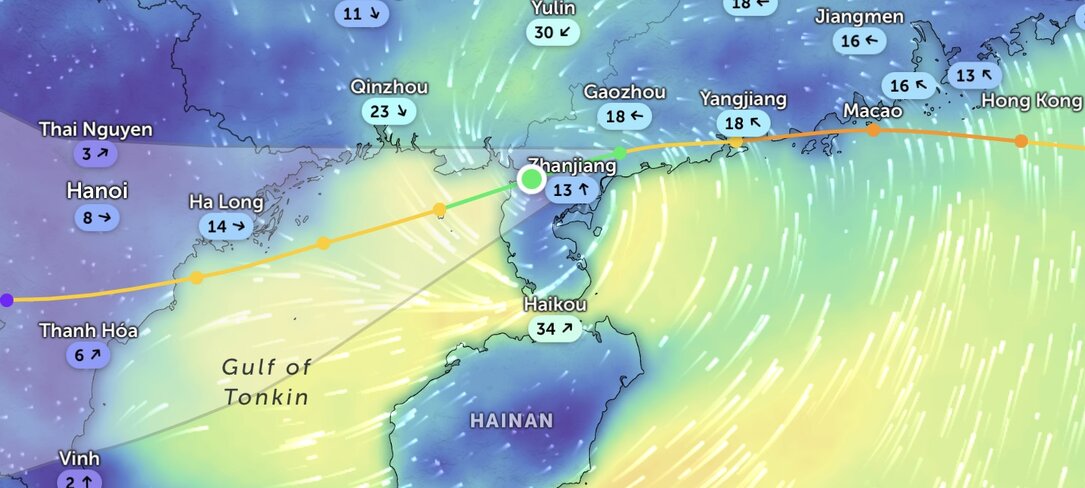 Vi tri bao Wipha luc 7h sang 21.7. Anh: Zoom Earth