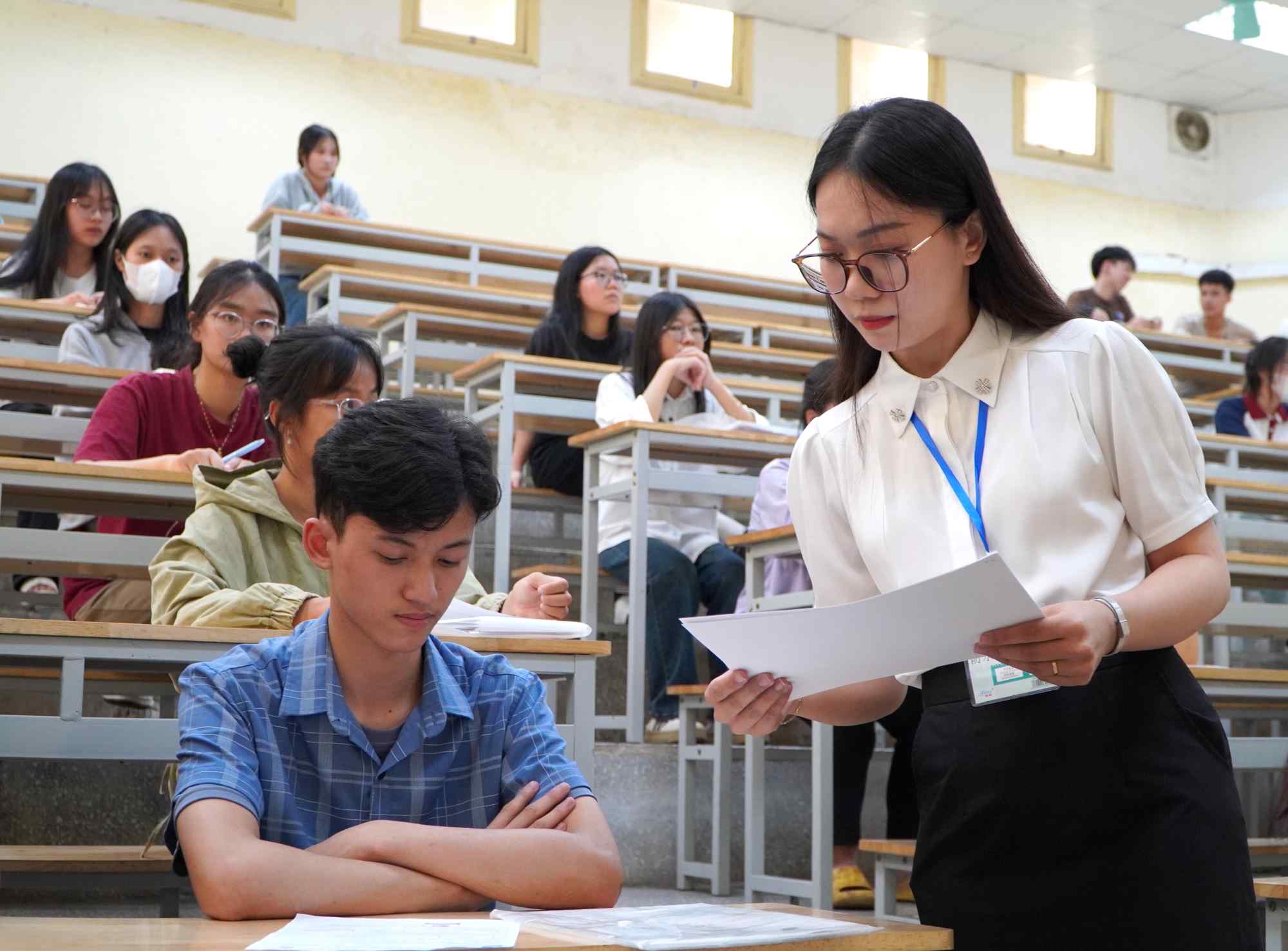 Candidates taking the SPT pedagogical competency assessment exam in 2025. Photo: Anh Duc