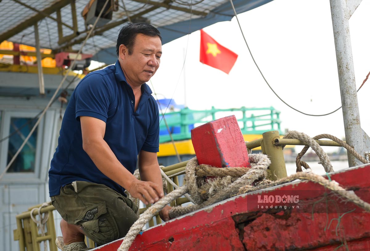 Ngu dan tranh thu gia co tau