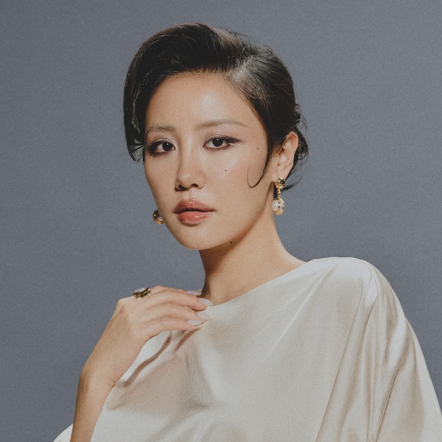 Nu ca si Van Mai Huong. Anh: Nhan vat cung cap