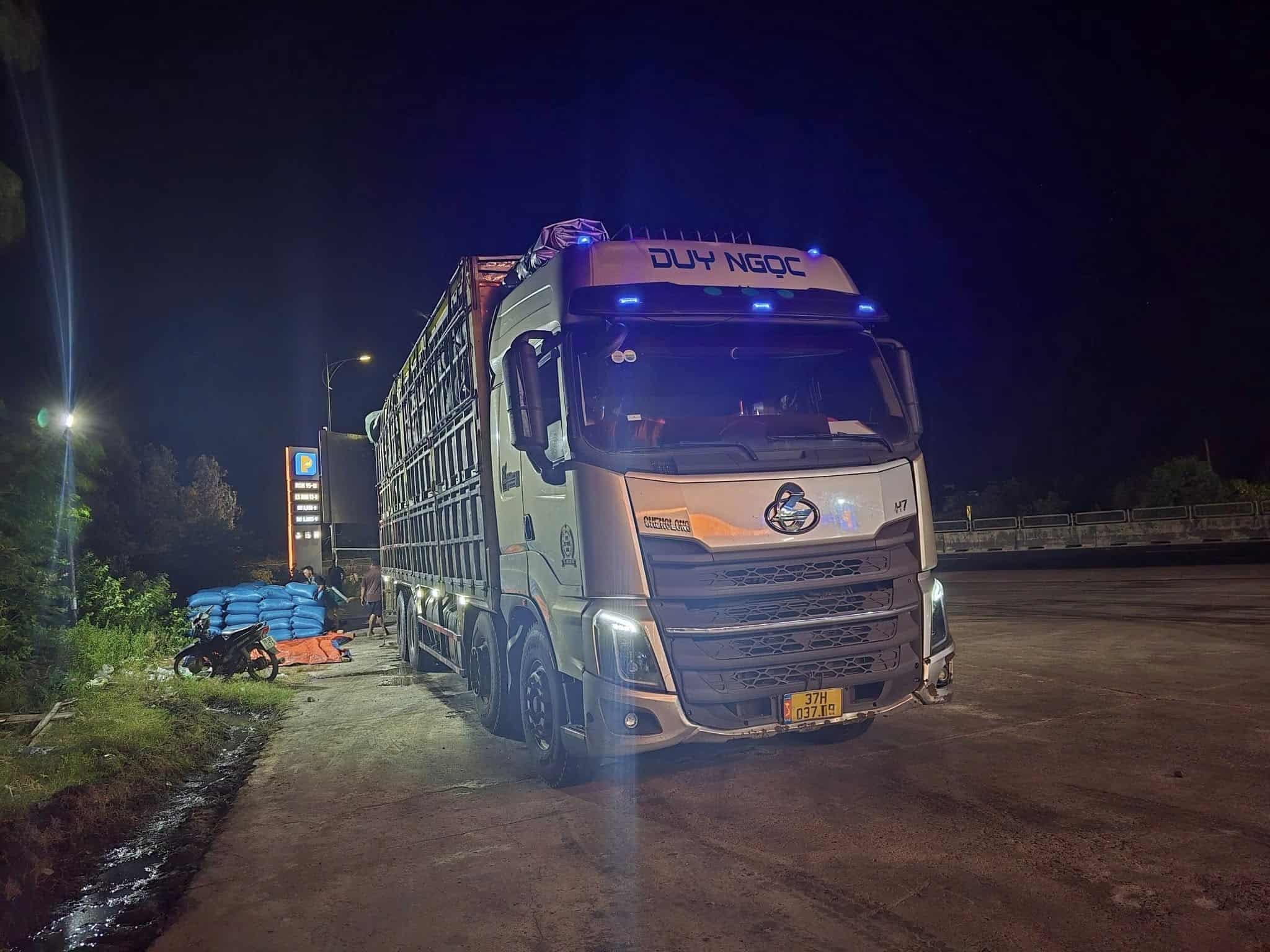 Manejo de automoviles sobrecargados que transportan sal desde la reflexion de las personas a traves del numero de telefono del Departamento de Policia de Trafico. Foto: Departamento de Policia de Trafico.