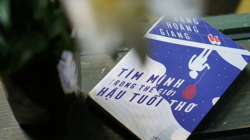 "Tìm mình trong thế giới hậu tuổi thơ" là một trong những ấn phẩm được yêu thích của ông Đặng Hoàng Giang, do Nhã Nam phát hành. Ảnh: Nhã Nam 