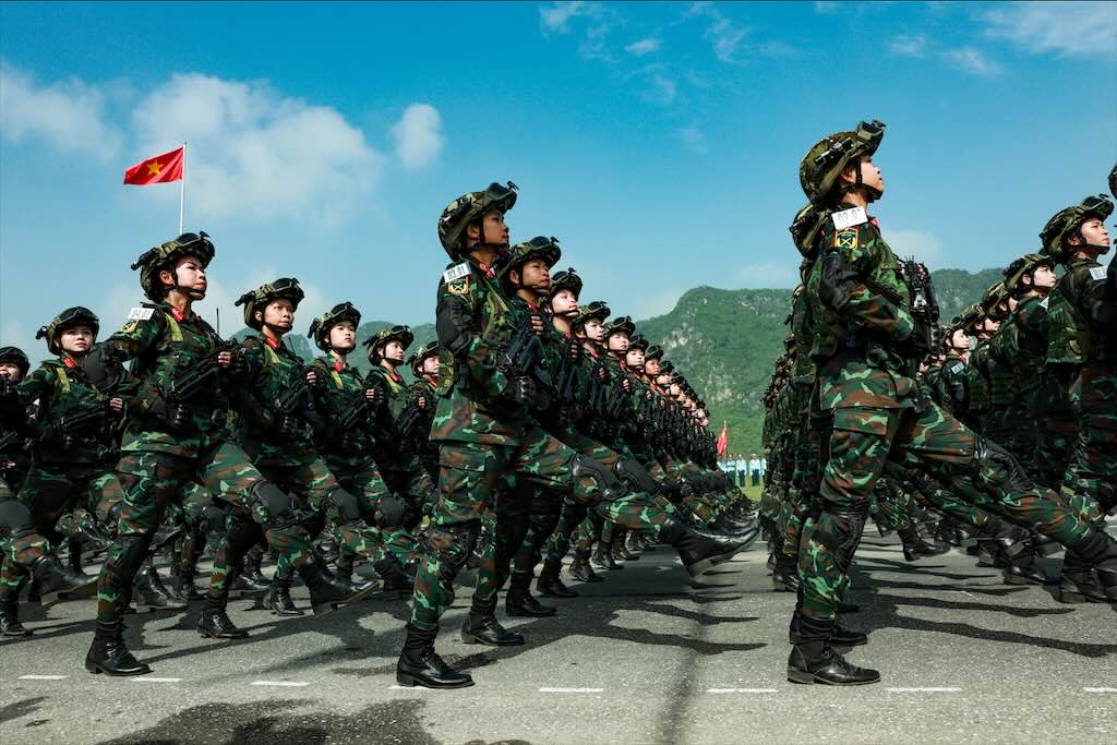 Nhung buoc chan deu tam tap. Anh: Hai Nguyen