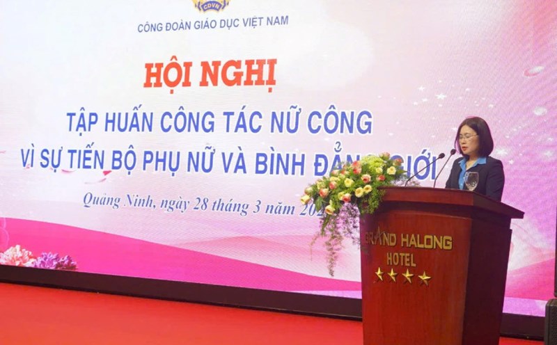 In the first 6 months of the year, units under the Vietnam Education Trade Union organized many propaganda activities in diverse and accessible forms. Photo: Quynh Chi