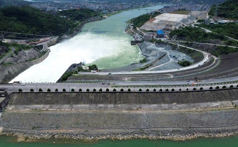 Faced with the complicated developments of storm No. 3 Wipha, hydropower companies have directed all departments and workshops to be on duty 24/7. Photo: Dang Tinh