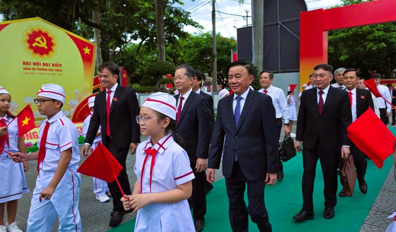 Ong Tran Cam Tu - Uy vien Bo Chinh tri, Thuong truc Ban Bi thu du Dai hoi Dang bo phuong Ban Thach, TP.Da Nang ngay 21.7. Anh: Nguyen Hoang