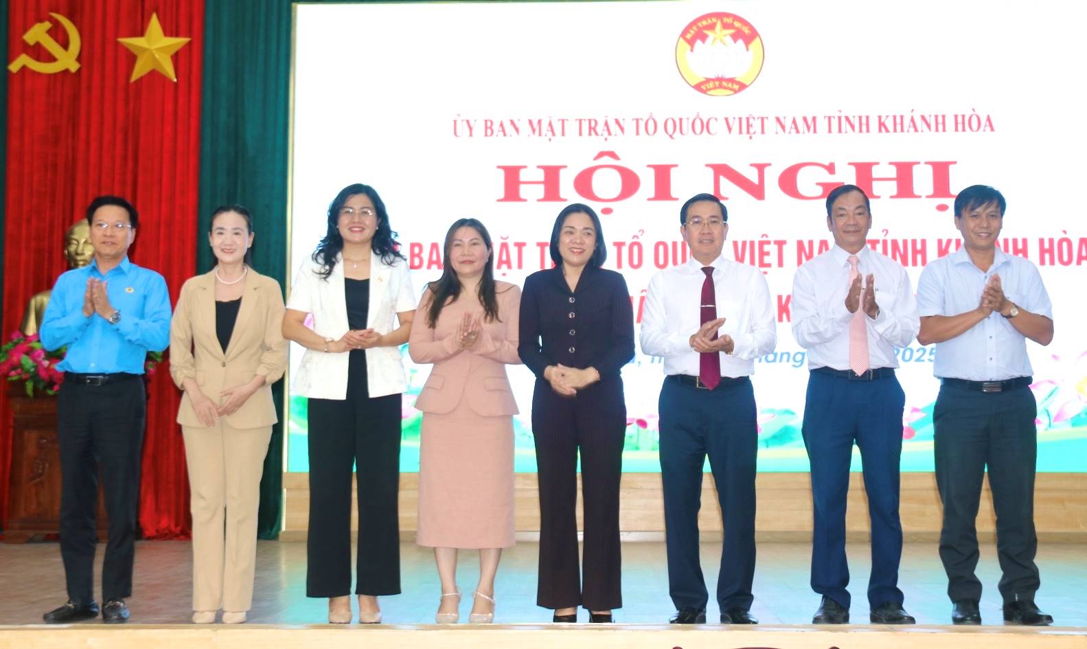 La agencia delantera de Vietnam Patricy en la provincia de Khanh Hoa innova actividades para cumplir con los requisitos del trabajo delantero en la nueva situacion. Foto: Phuong Linh