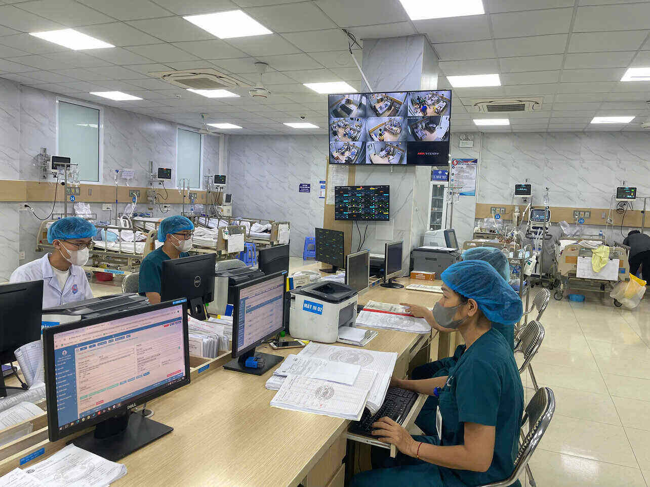 Cac bac si khoa Hoi suc tich cuc ngoai cua Benh vien Huu Nghi Viet Tiep (TP Hai Phong) tich cuc lam viec. Anh: Mai Huong