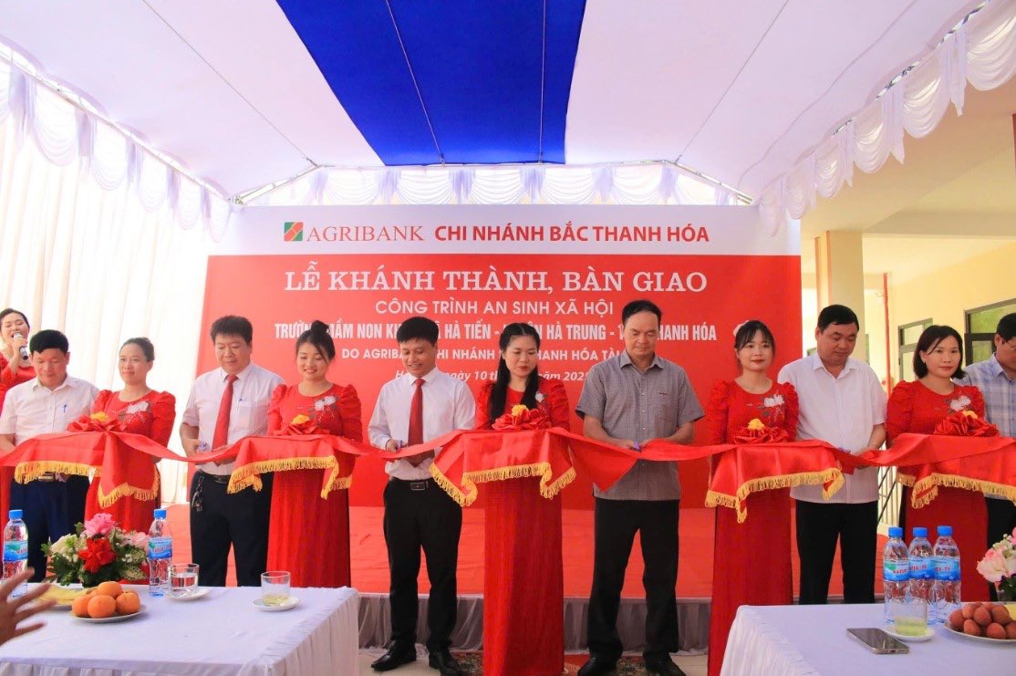 Agribank ho tro hon 7 ty dong de xay dung truong mam non tai khu A xa Hoa Tien. Anh: Agribank