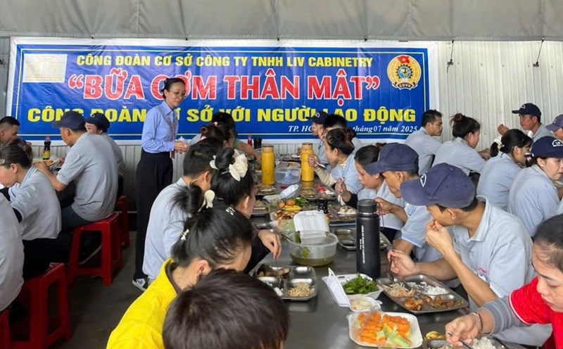 The meal was organized by the Union at Liv Cabinetry Company Limited. Photo: Provided by the Trade Union