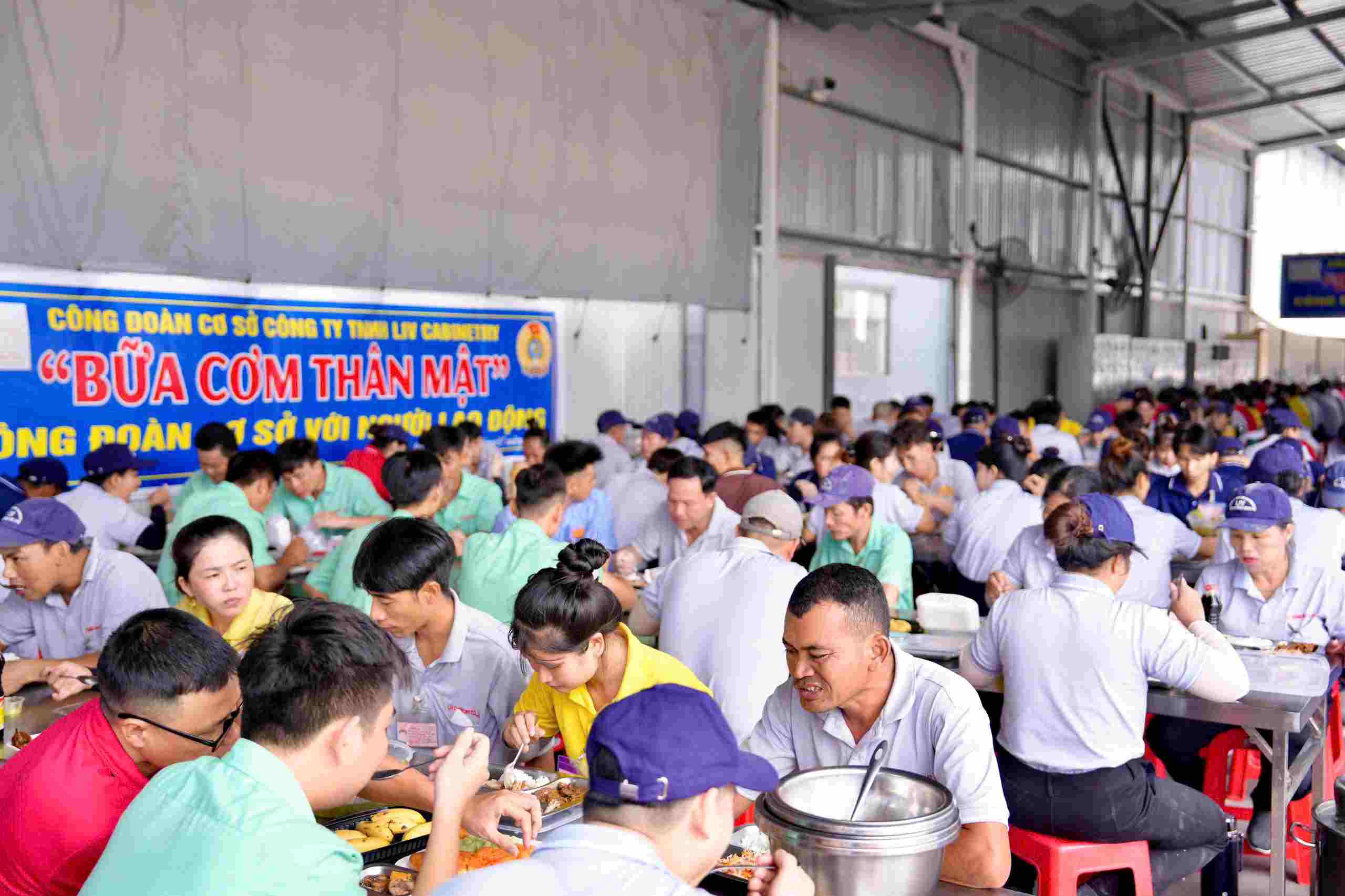 Hoat dong nham cham lo doi song cho cong nhan lao dong. Anh: CDCS cung cap